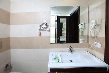 Oyo Rooms Malviya Nagar Market นิวเดลี ภายนอก รูปภาพ