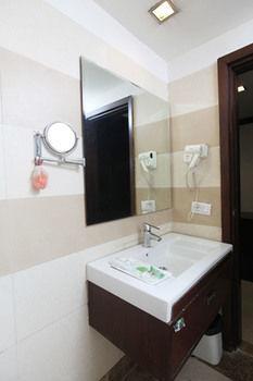 Oyo Rooms Malviya Nagar Market นิวเดลี ภายนอก รูปภาพ