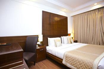 Oyo Rooms Malviya Nagar Market นิวเดลี ภายนอก รูปภาพ